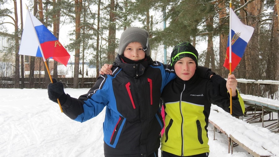 Соревнования по лыжным гонкам среди 2-11 классов.